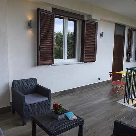 Bed & Breakfast L'officina Di Apollo 2*
